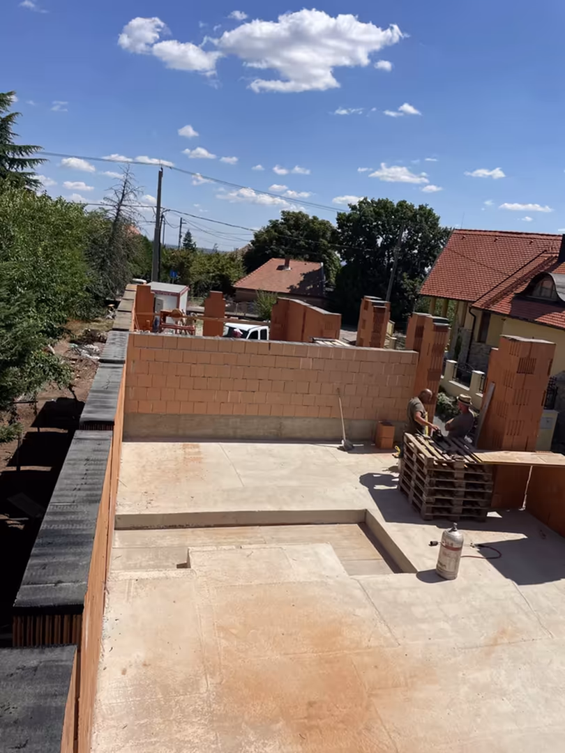 Kg general facan dulo tarsashaz 23