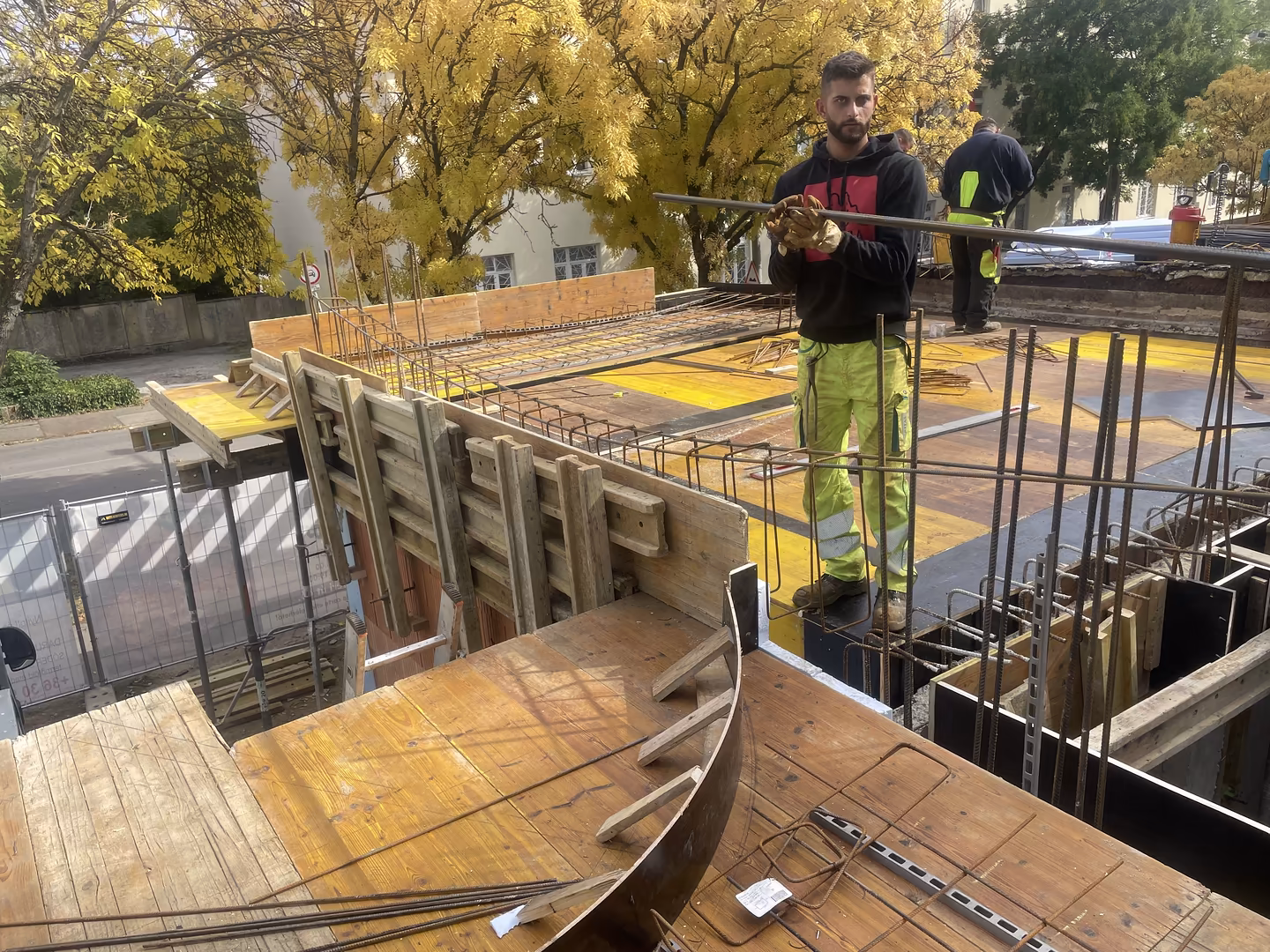 Kg general rokus tarsashaz 25